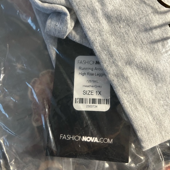 Running Around High Rise Legging - Picture 3 of 3